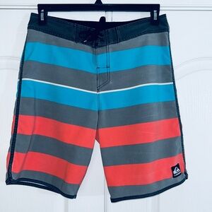 Mens Quicksilver Board Shorts, Size 32